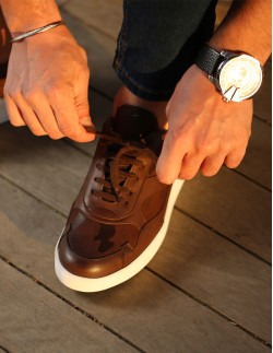 حذاء سبور مموه 