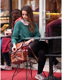 حقيبة جلد طبيعي بنية اللون